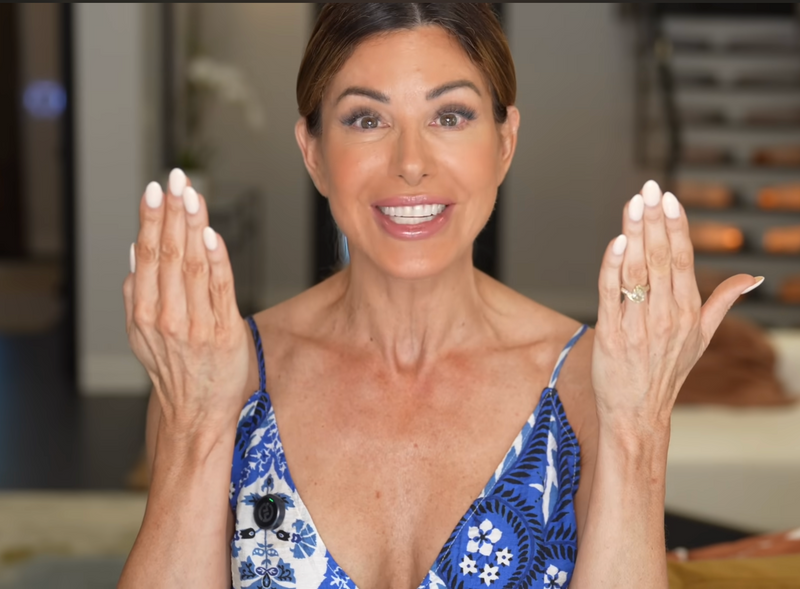 Dominique Sachse's is explaining tips and tricks for tanning